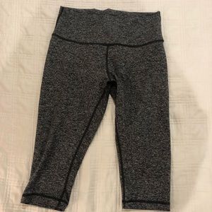 Lululemon dark gray heathered Capri leggings sz 12